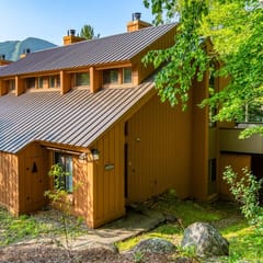 Village Lodge | Ski & Swim | Hot Tub | Sleeps 9
