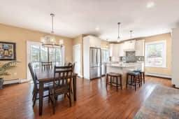 The Valley Estate | Hot Tub | Prime Location!