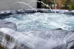 The Valley Estate | Hot Tub | Prime Location!