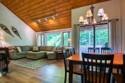 Village Lodge | Ski & Swim | Hot Tub | Sleeps 9