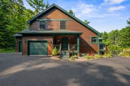 Hillcroft Landing | Winnie Waterfront | 5 Bed 4ba - Image 5