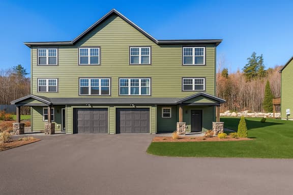 The Pines at Forest Ridge | Pools | Loon Mountain - Image 1