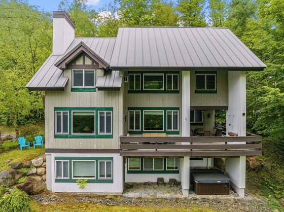 Gavia Chalet | Hot Tub | Slope Views | Ice Castles